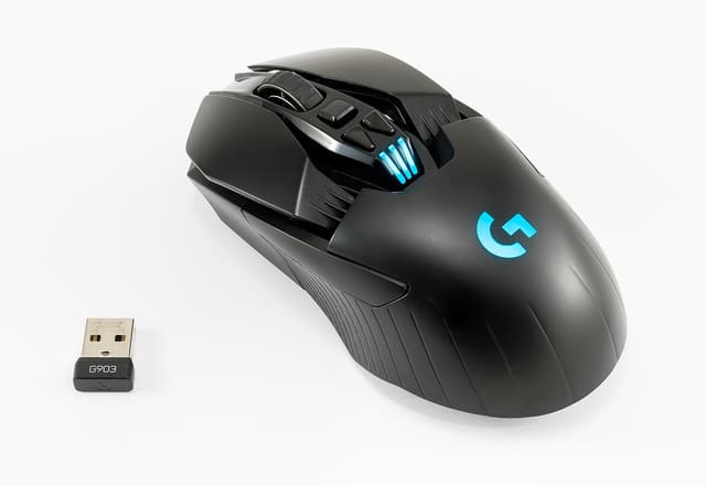 電競滑鼠與電競耳機怎麼選？DPI、輪詢率、虛擬 7.1 聲道，哪些是真的有用（2026）
