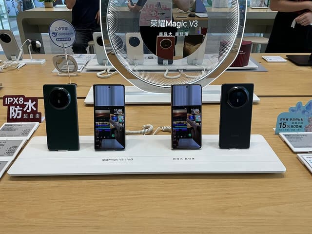 HONOR Magic V6 台灣上市：NT$65,990 值得買嗎？對照 Galaxy Z Fold8 與 iPhone Duo（2026）
