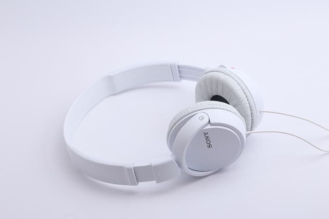 Sony WH-1000XM6 值不值得買？續航、編碼、適合誰與替代選擇（2026）