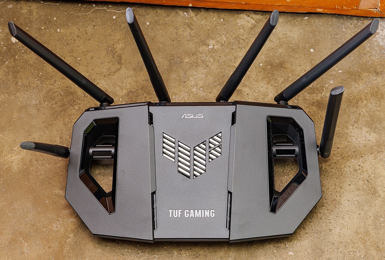 家裡 Wi-Fi 很慢怎麼辦？先排查再花錢：路由器位置、頻道、有線、Mesh 的順序（2026）