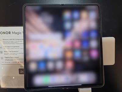 HONOR Magic V6